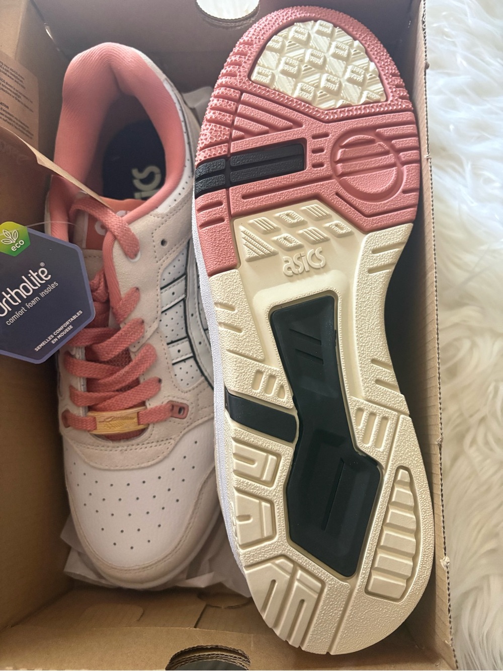 Asics Cream and Pink Mens Low-Top Sneakers - Picture 2 of 4